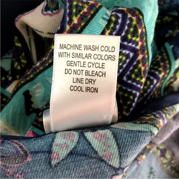 Natori Colorful Knit  Kimono Sleeve Blouse Top Floral Paisley Size L Satin Trim - Picture 12 of 15